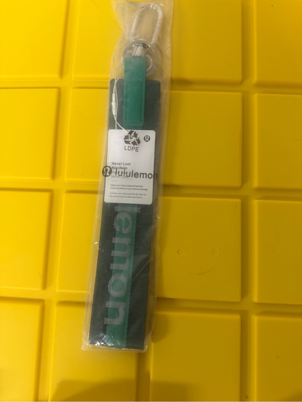 lululemon Key Strap in Teal and Dark Green
